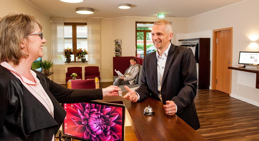 Hotel Hollmann Halle  Zewnętrze zdjęcie