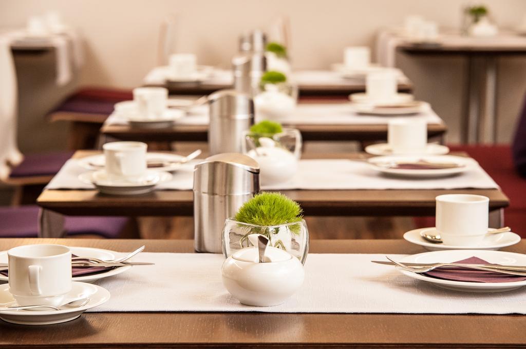 Hotel Hollmann Halle  Zewnętrze zdjęcie