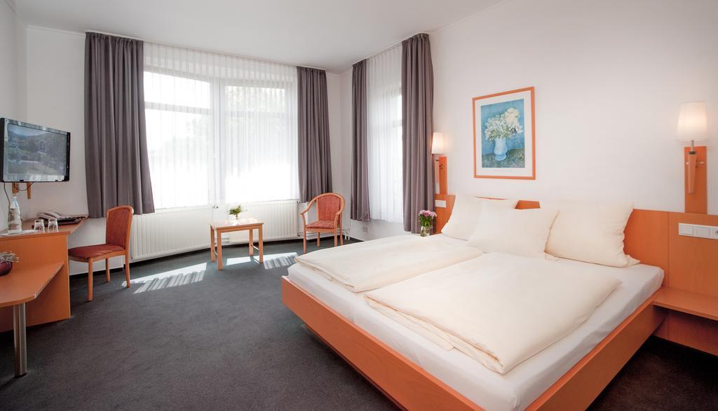 Hotel Hollmann Halle  Zewnętrze zdjęcie